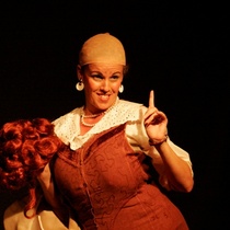 Photographs of the theatrical production, Todo X 1