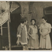 Photograph of the TV production, "Voy abajo"